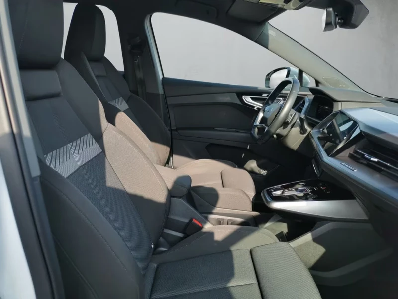 Audi Q4 40e-TRON/204HP/S-LINE/MATRIX/CAM/NAVI/CPLAY/287g, снимка 12 - Автомобили и джипове - 51655978
