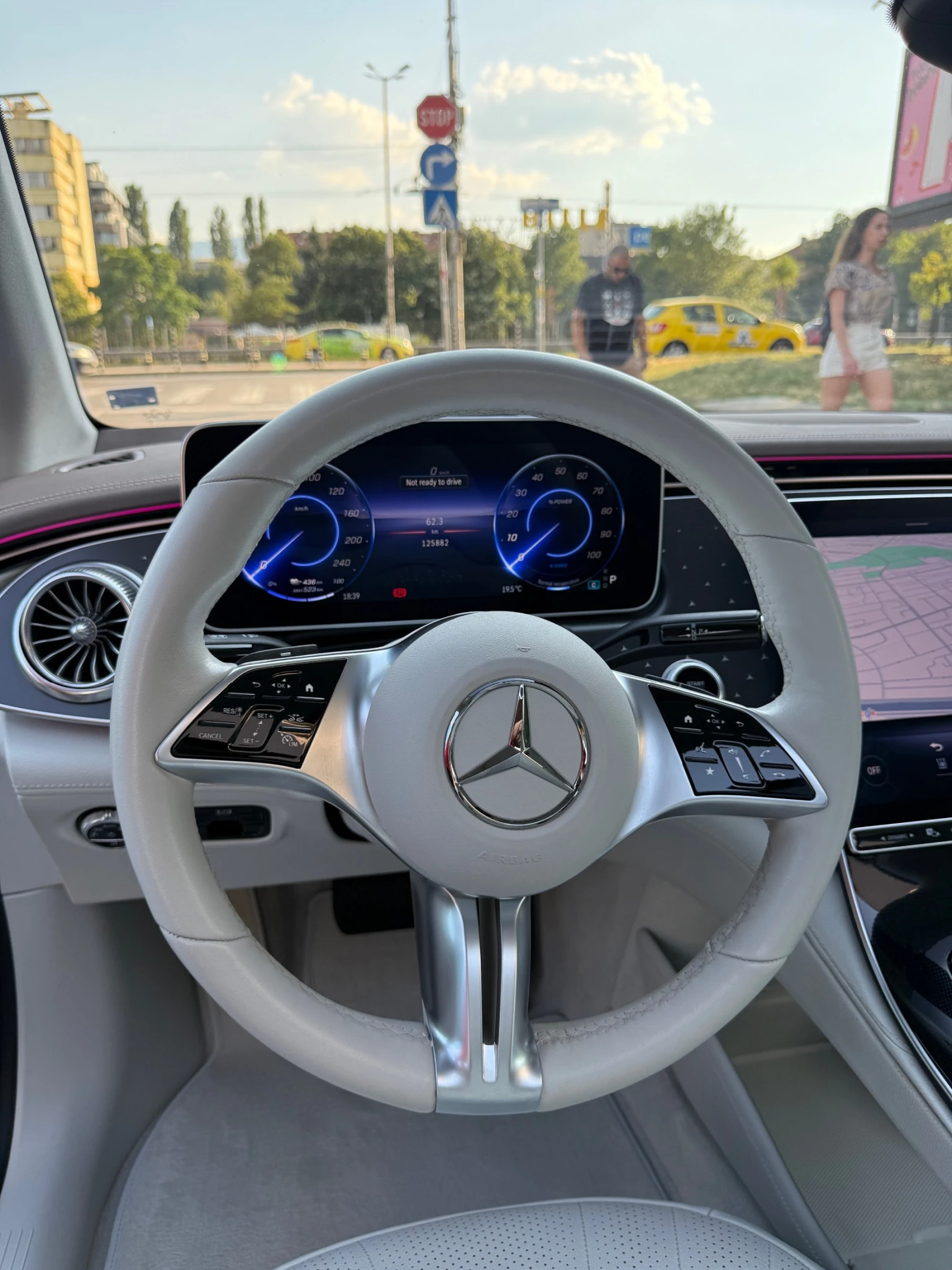 Mercedes-Benz EQE 350+ FULL EXTRAS White Interior - изображение 6