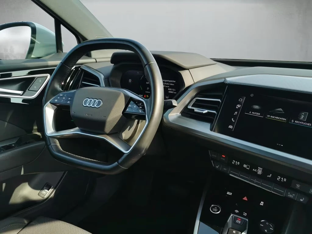 Audi Q4 40e-TRON/204HP/S-LINE/MATRIX/CAM/NAVI/CPLAY/287g - изображение 8