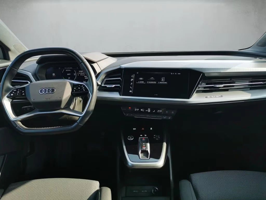 Audi Q4 40e-TRON/204HP/S-LINE/MATRIX/CAM/NAVI/CPLAY/287g - изображение 7