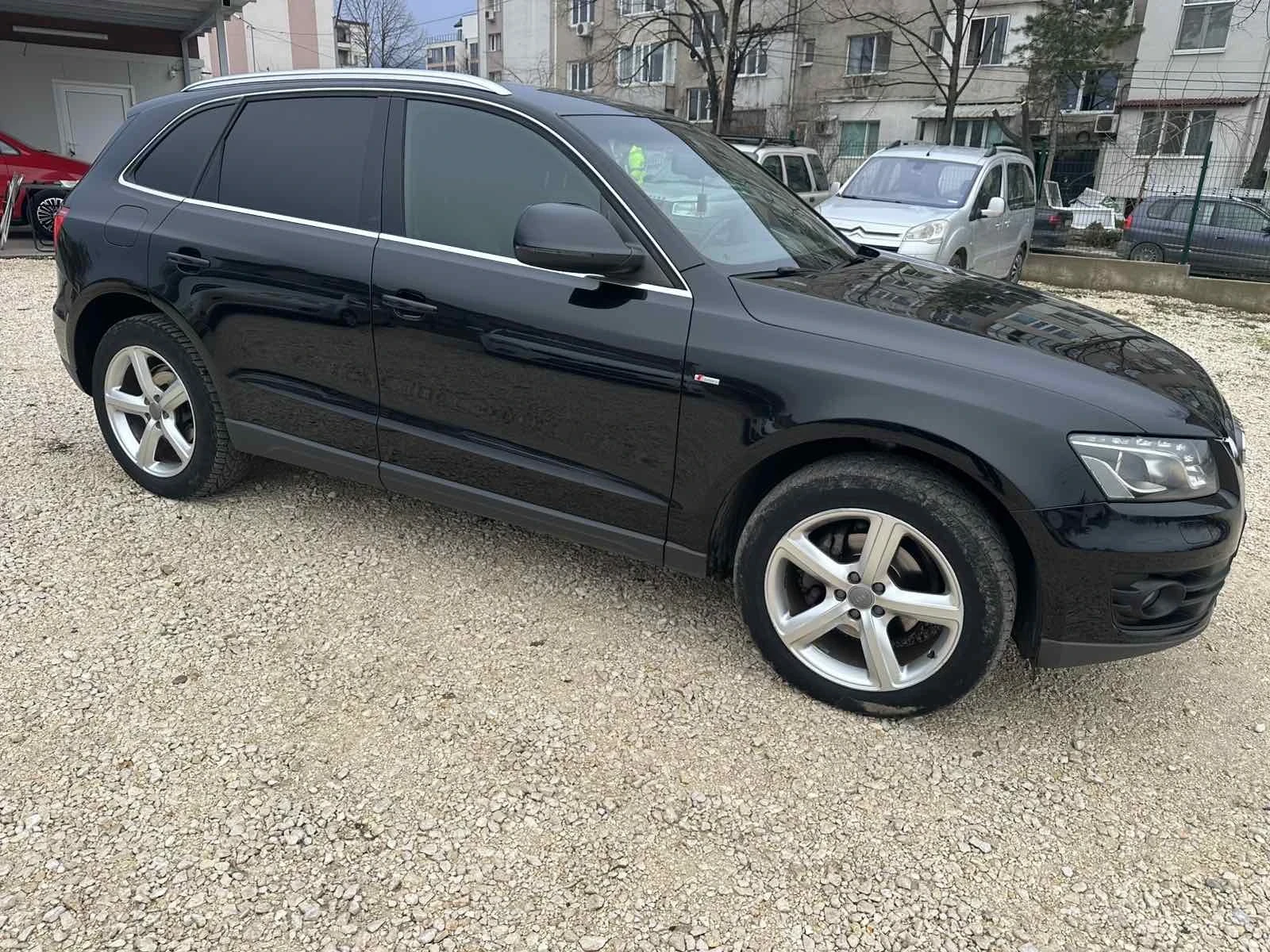 Audi Q5 2.0TDI//170KS//S LINE//FULL - изображение 5