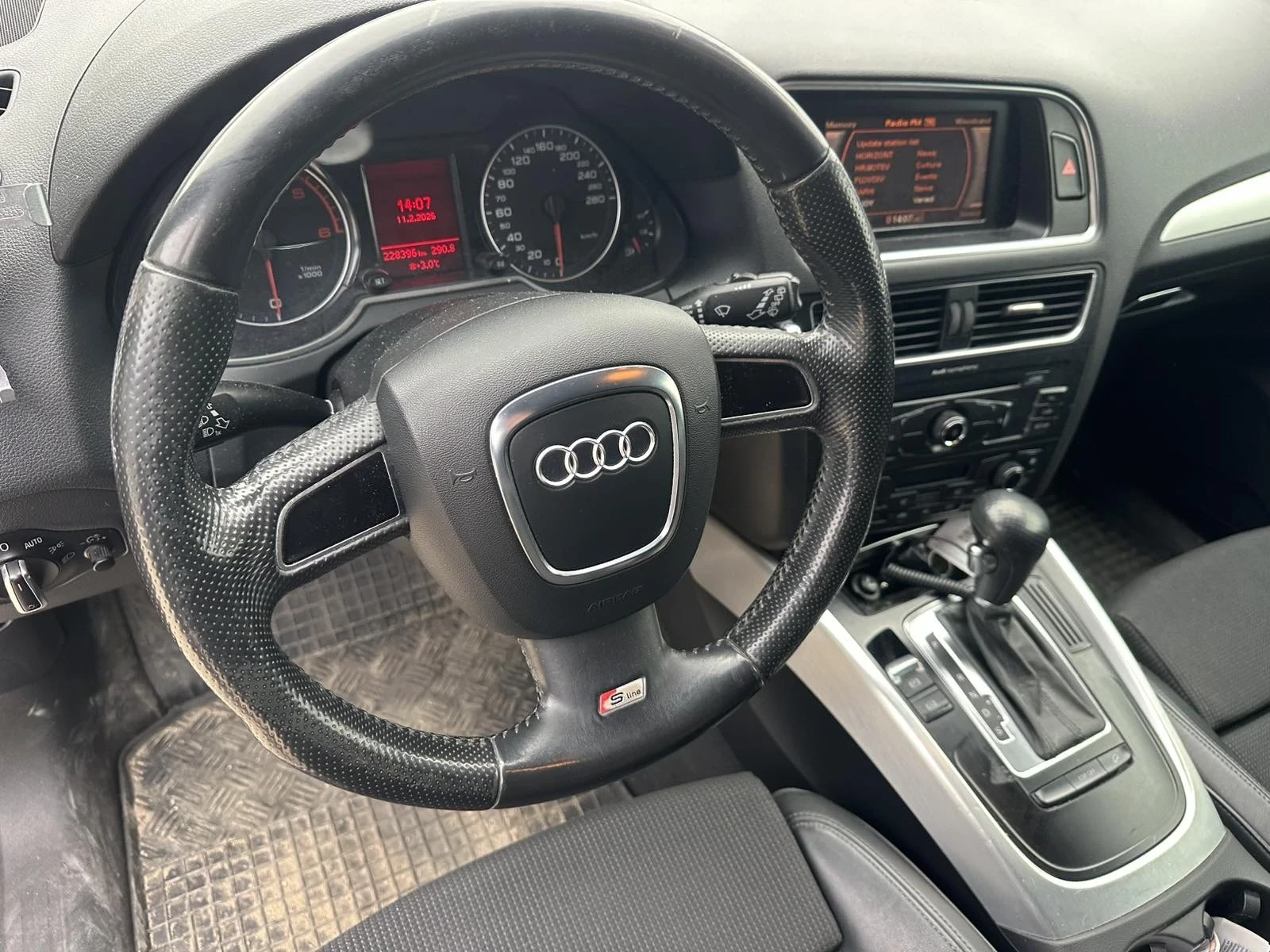 Audi Q5 2.0TDI//170KS//S LINE//FULL - изображение 8