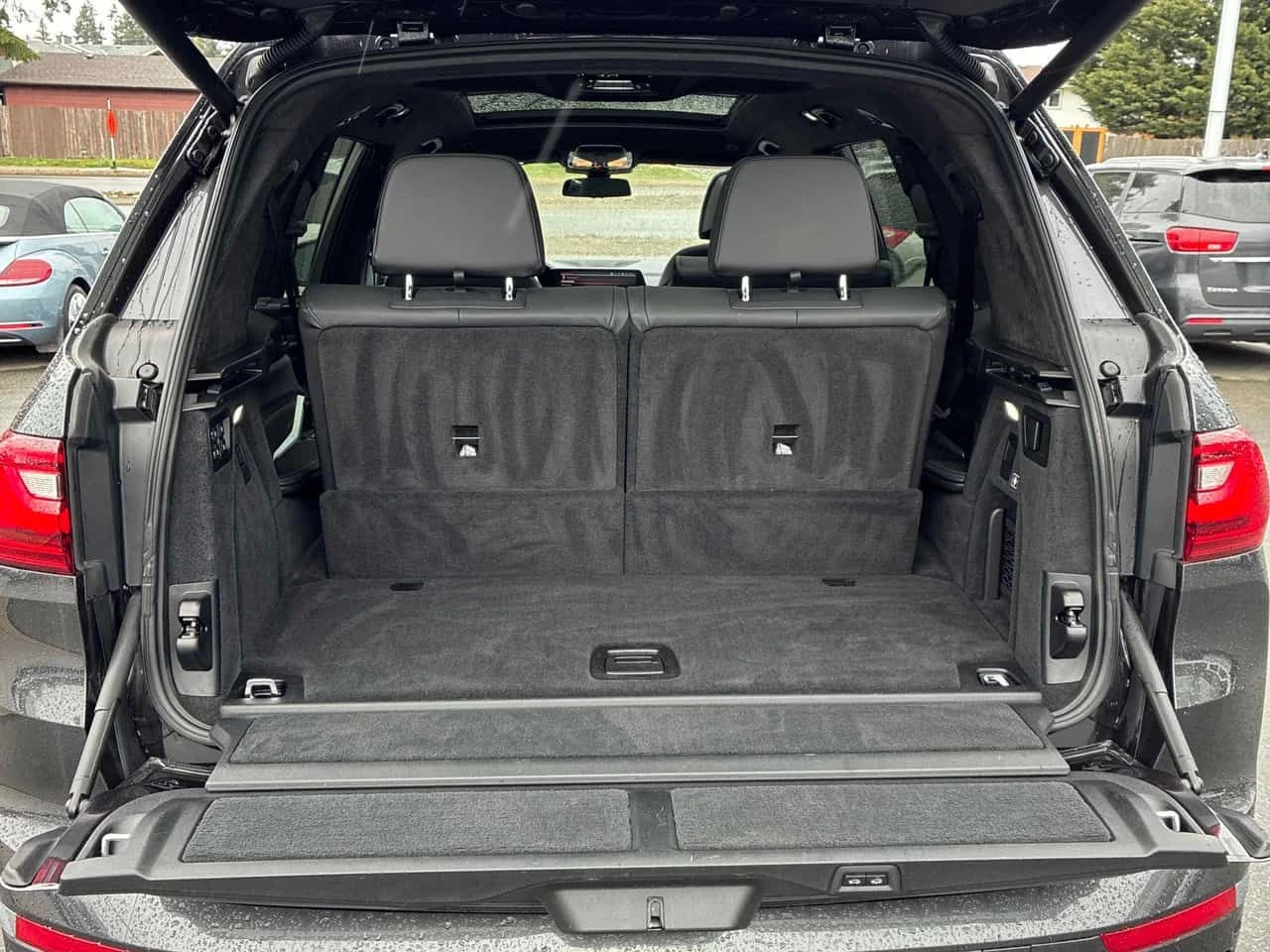 BMW X7 XDRIVE40I| SWAROWSKI| 360| PANO| 7 МЕСТЕН| , снимка 7 - Автомобили и джипове - 54097497