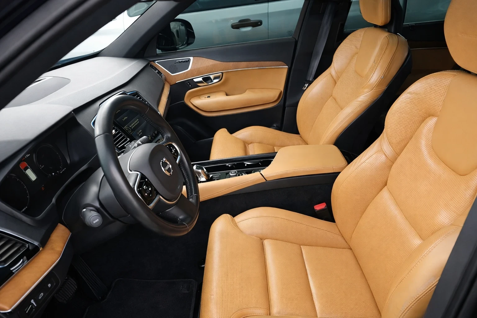 Volvo Xc90 T8 Inscription PHEV 400к.с. 6+ 1 LED Digital , снимка 3 - Автомобили и джипове - 54102295