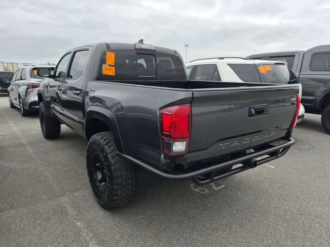 Toyota Tacoma * TRD OFF ROAD CREW CAB SHORT BED * CARFAX* 4x4 , снимка 4 - Автомобили и джипове - 54519423