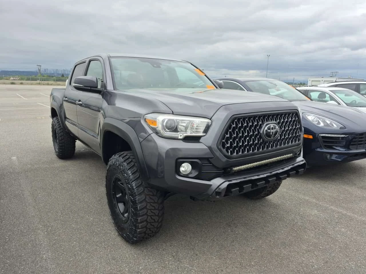 Toyota Tacoma * TRD OFF ROAD CREW CAB SHORT BED * CARFAX* 4x4 , снимка 2 - Автомобили и джипове - 54519423