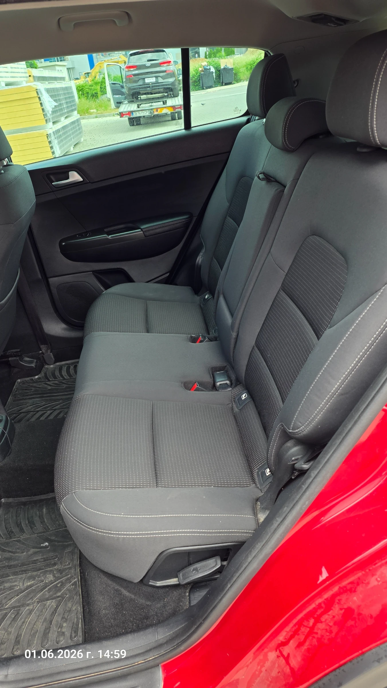 Kia Sportage 2.0 CRDi, auto, AWD , снимка 9 - Автомобили и джипове - 54742751