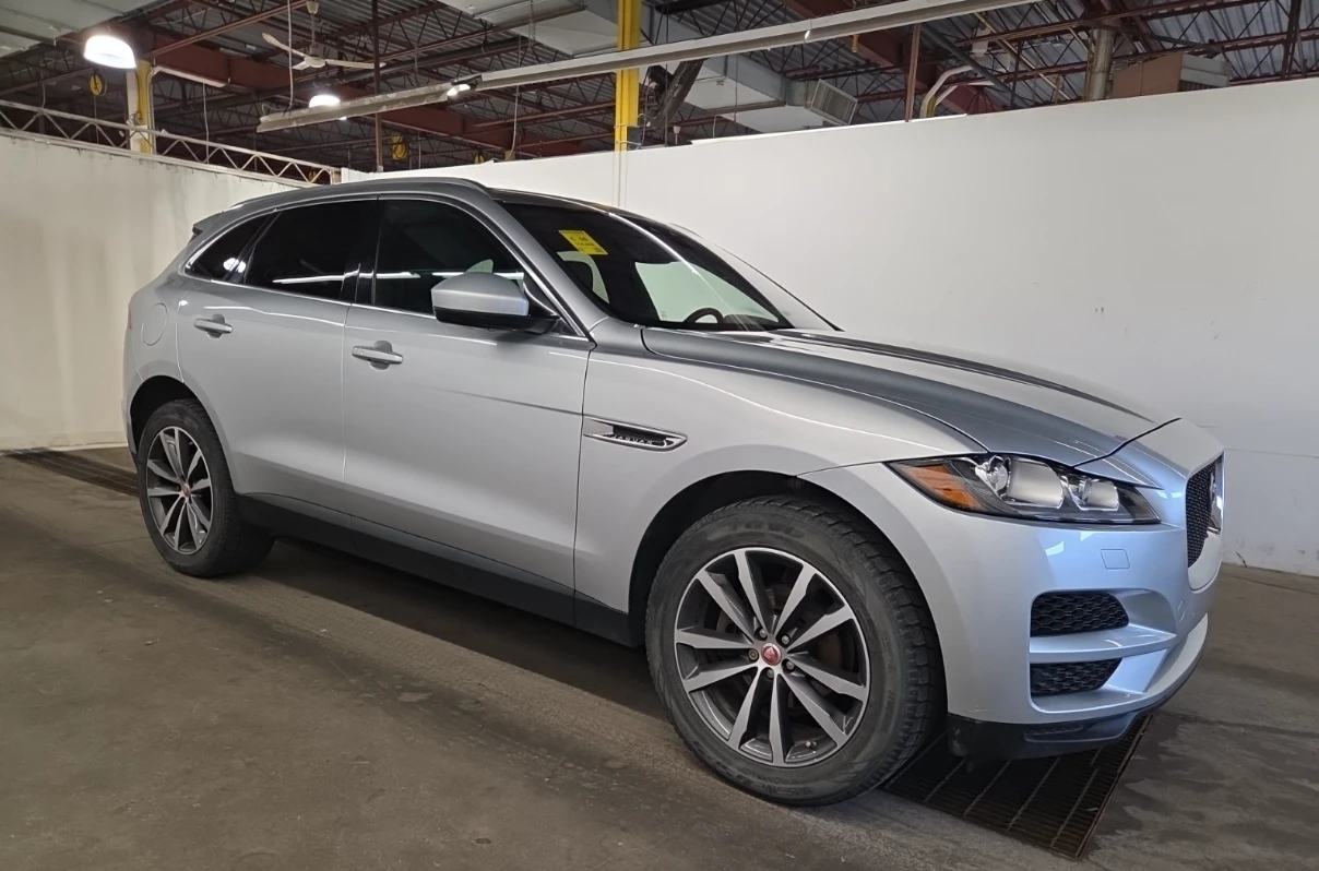 Jaguar F-PACE AWD* Prestige* CAM* Подгрев* Памет* Пано, снимка 3 - Автомобили и джипове - 55161679