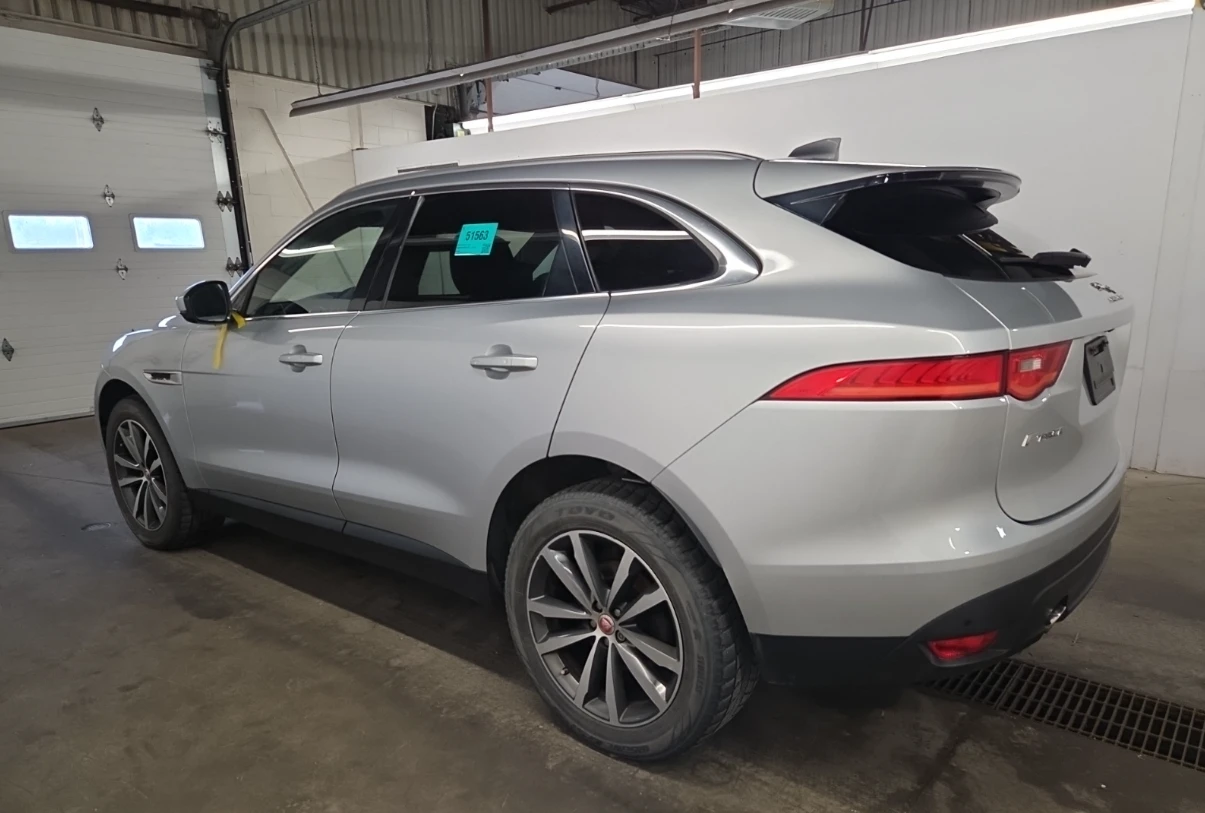 Jaguar F-PACE AWD* Prestige* CAM* Подгрев* Памет* Пано, снимка 6 - Автомобили и джипове - 55161679