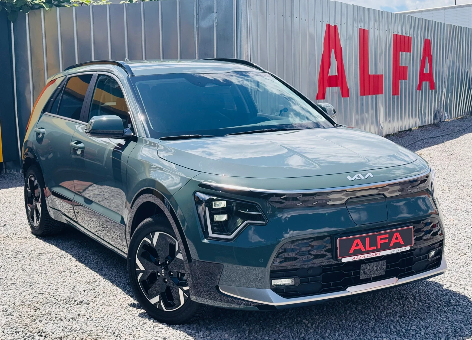 Kia Niro 64kw/SOH:100%/ПЪЛНА ГАРАНЦИЯ/БЕЗ ЗАБЕЛЕЖКИ/НОВА///, снимка 4 - Автомобили и джипове - 55341194