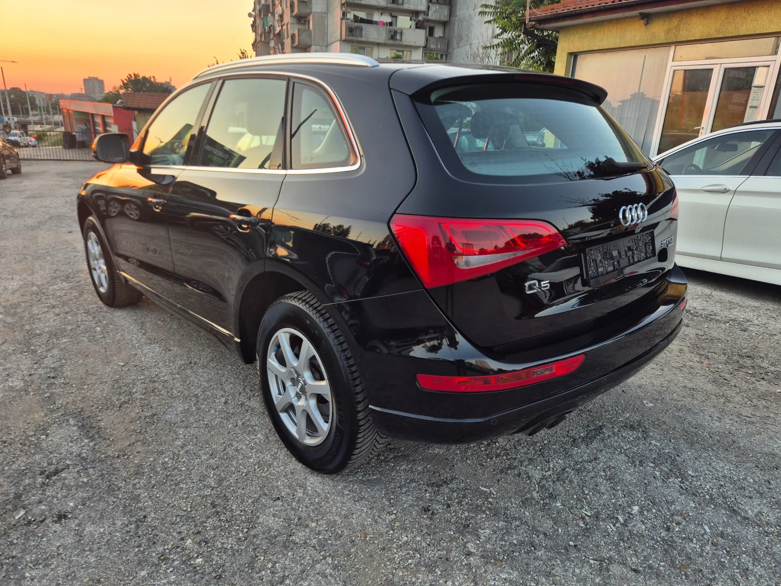 Audi Q5 2.0TDI* QUATTRO* MEDIA, снимка 3 - Автомобили и джипове - 55480245