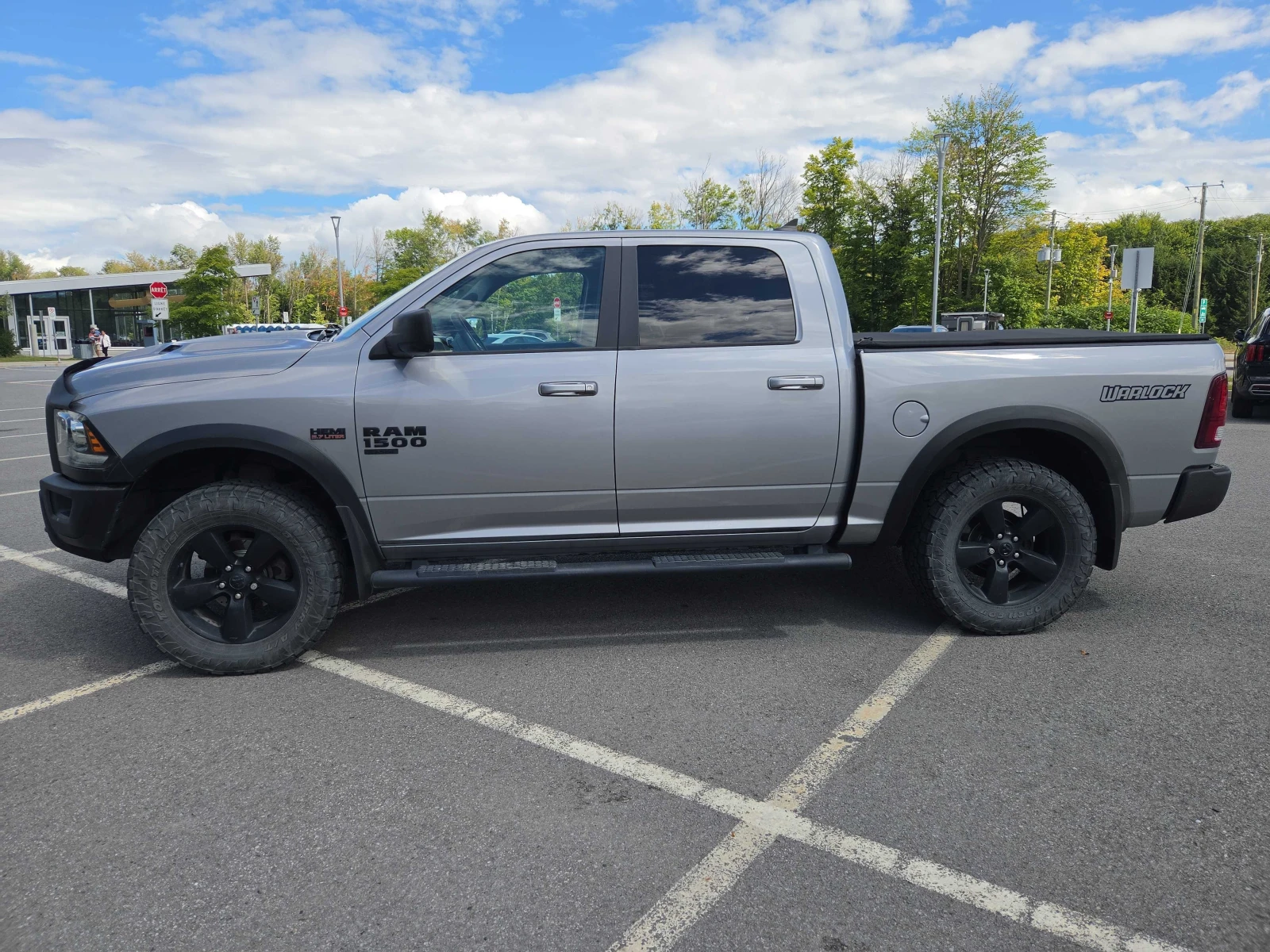 Dodge RAM 1500 * Warlock * CARFAX * ОПЦИЯ ЗА ФИНАНСИРАНЕ, снимка 2 - Автомобили и джипове - 56127762