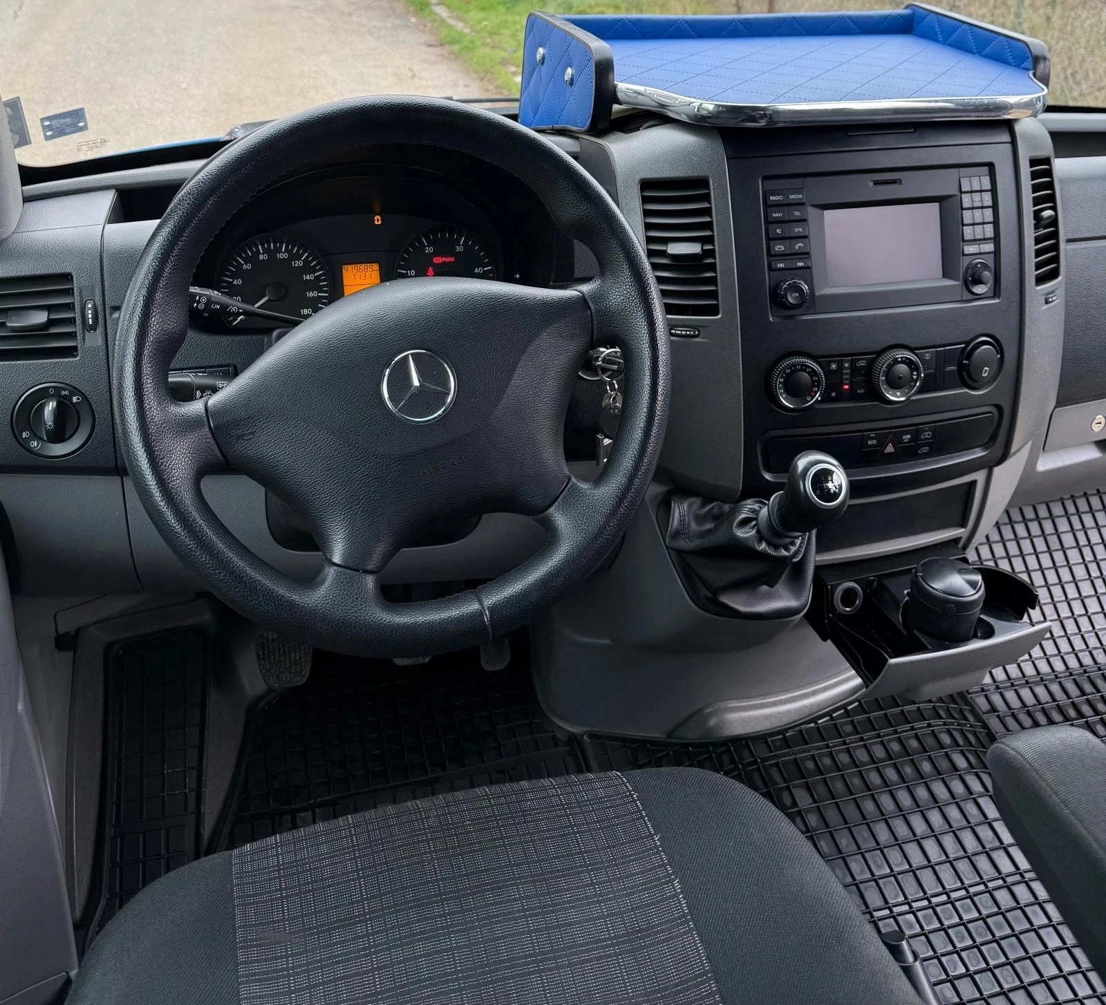 Mercedes-Benz Sprinter 319, снимка 5 - Бусове и автобуси - 53816903