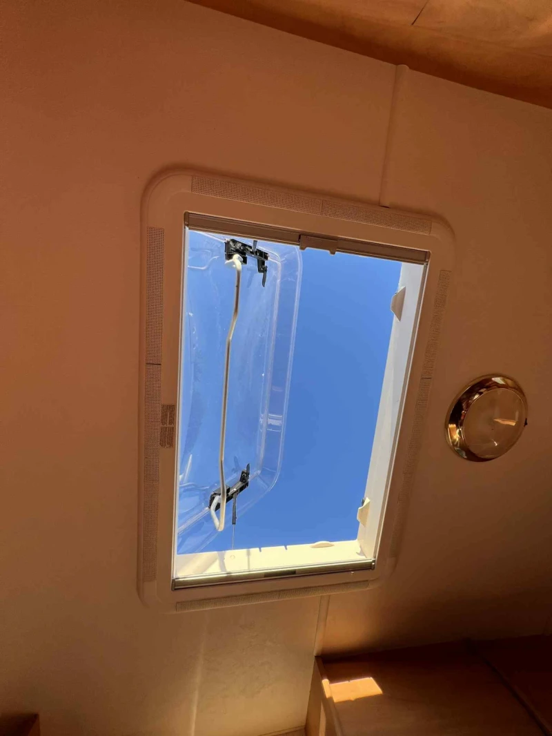 Каравана Swift Challenger, снимка 17 - Каравани и кемпери - 52181394