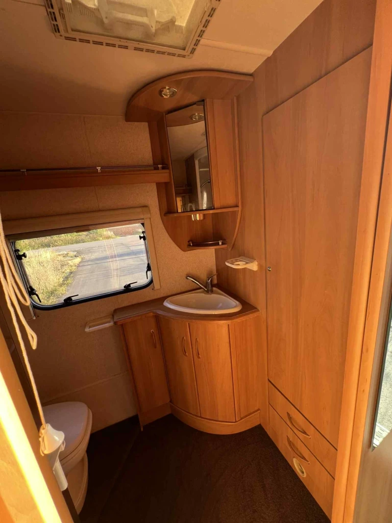 Каравана Swift Challenger, снимка 15 - Каравани и кемпери - 52181394