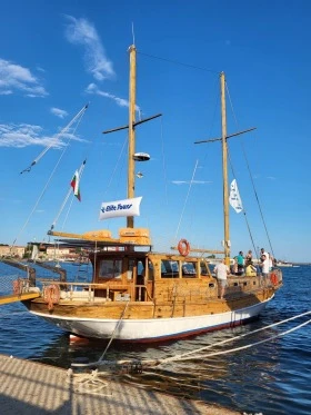 Моторна яхта Собствено производство, снимка 5