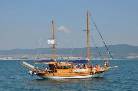 Моторна яхта Собствено производство, снимка 1