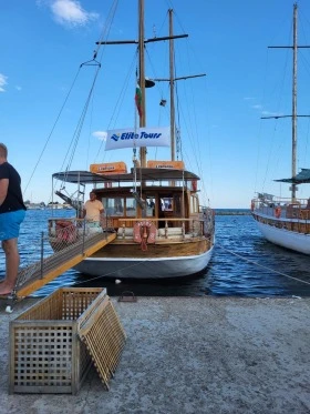 Моторна яхта Собствено производство, снимка 9