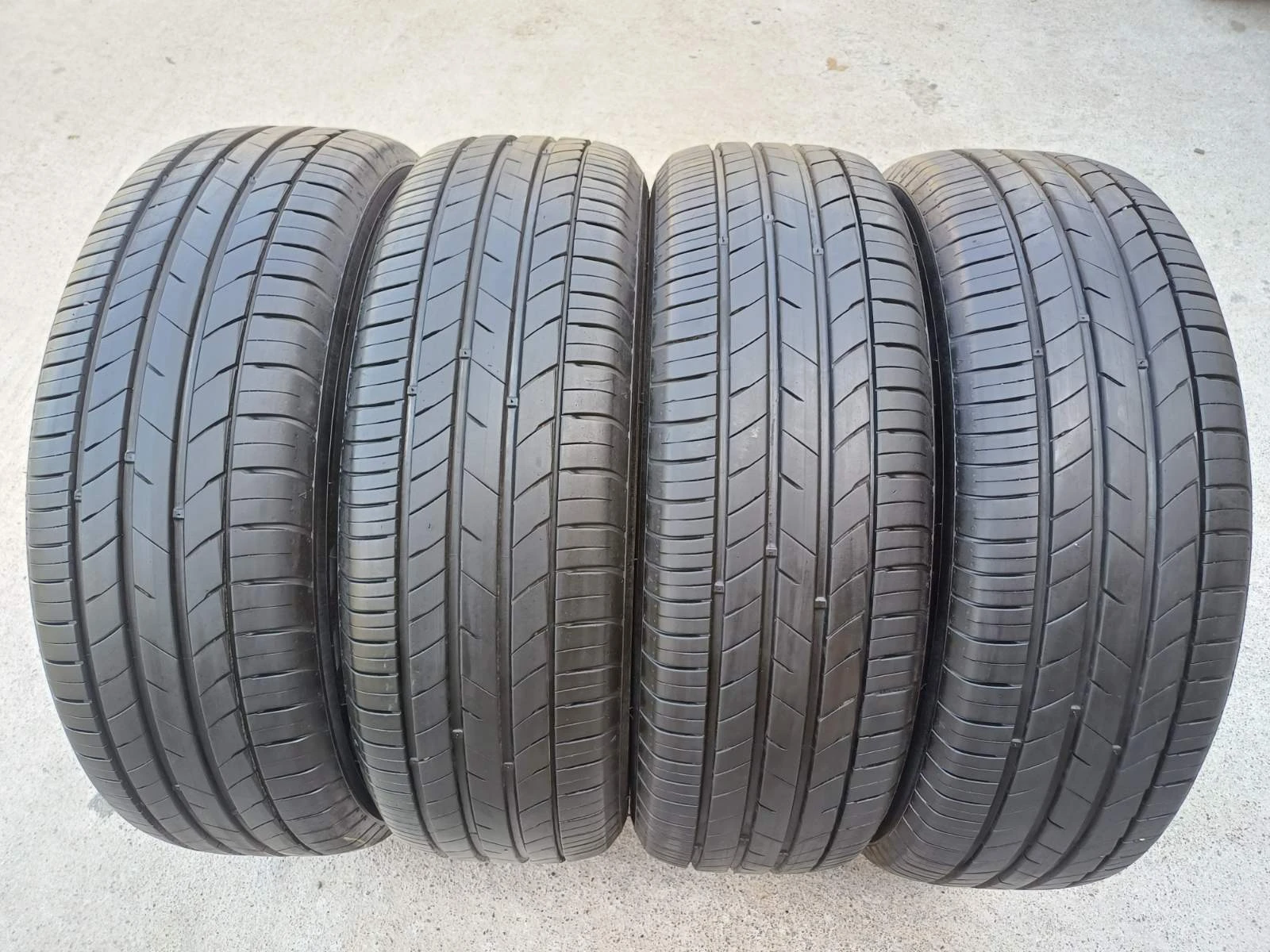 Гуми Летни 215/65R17