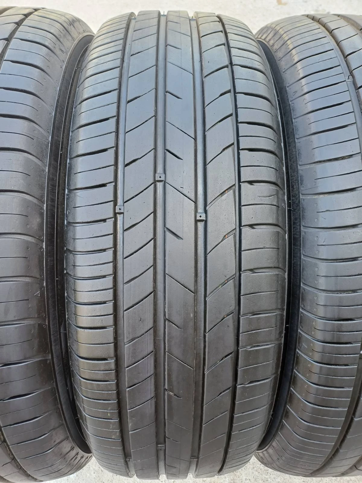 Гуми Летни 215/65R17, снимка 5 - Гуми и джанти - 55835729