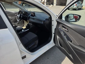 Mazda 2 1.5 skyactive automat, снимка 11
