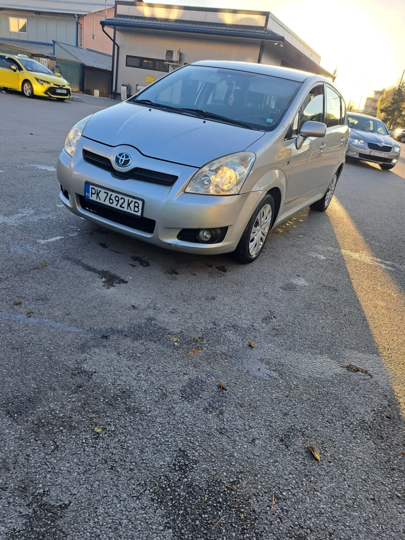 Toyota Corolla verso 2.2 d4d, снимка 2 - Автомобили и джипове - 52598791