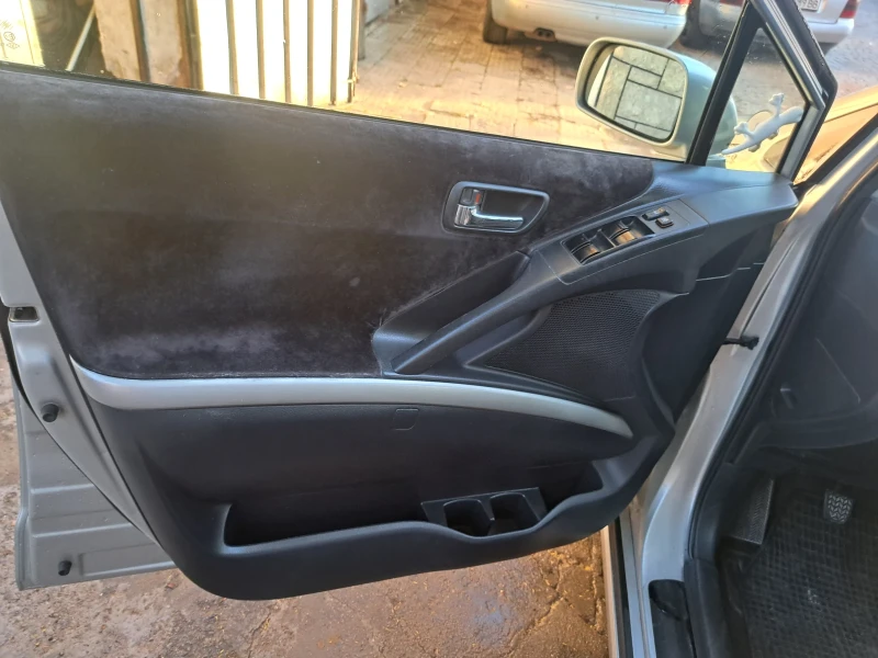 Toyota Corolla verso 2.2 d4d, снимка 10 - Автомобили и джипове - 52598791