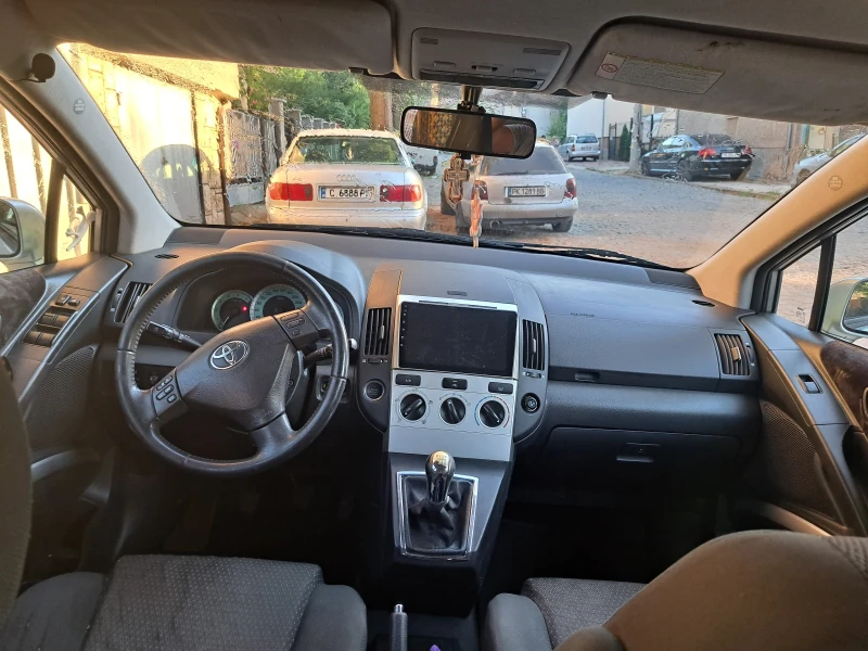 Toyota Corolla verso 2.2 d4d, снимка 5 - Автомобили и джипове - 52598791