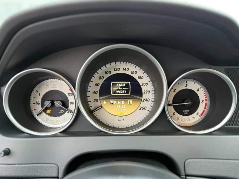 Mercedes-Benz C 220 FACELIFT* 170кс* АВТОМАТ* КОЖА* ПОДГРЕВ, снимка 15 - Автомобили и джипове - 53214514