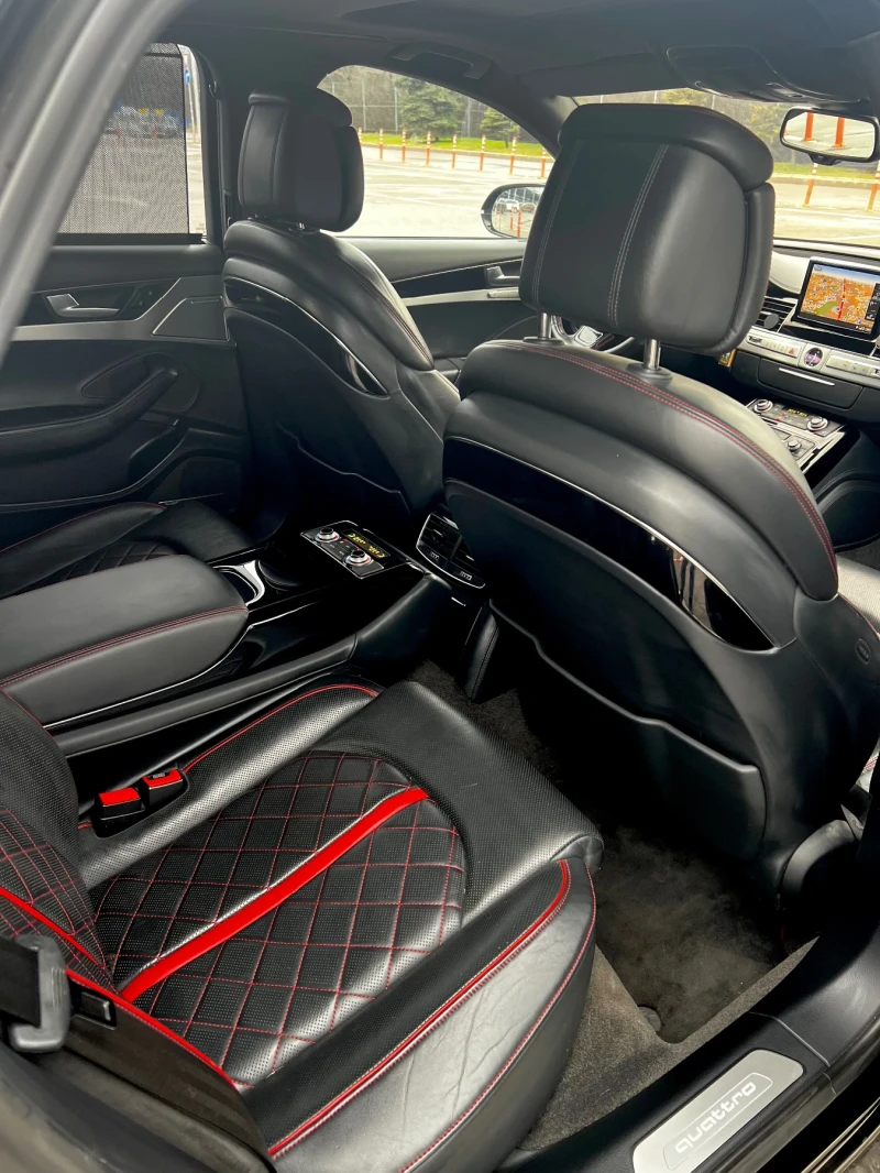 Audi A8  Exclusive  4.2 TDI Quattro Сервизна история, снимка 10 - Автомобили и джипове - 53288482