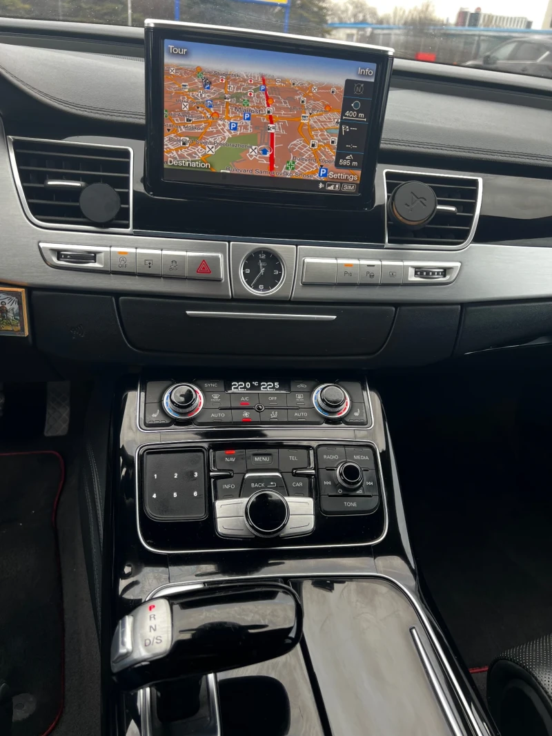 Audi A8  Exclusive  4.2 TDI Quattro Сервизна история, снимка 12 - Автомобили и джипове - 53288482