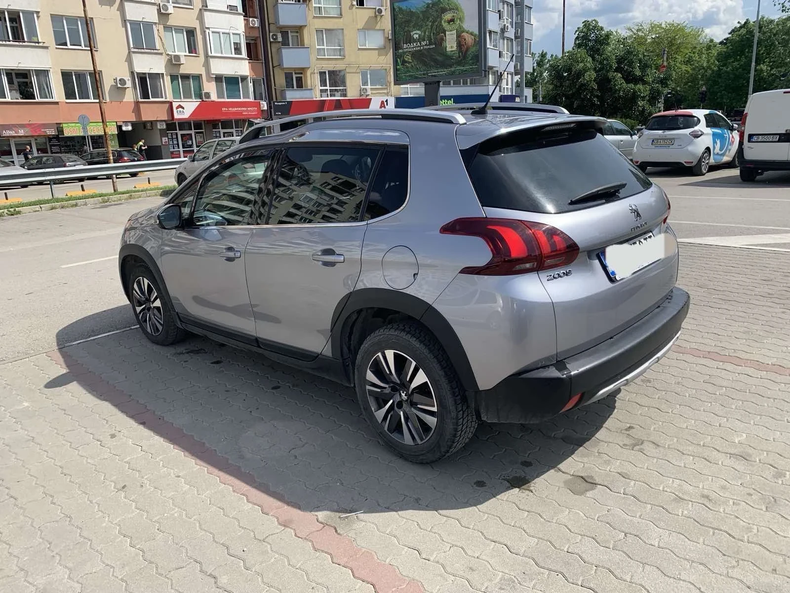 Peugeot 2008 Allure 1.2 THP 110 hp EAT6 - изображение 2