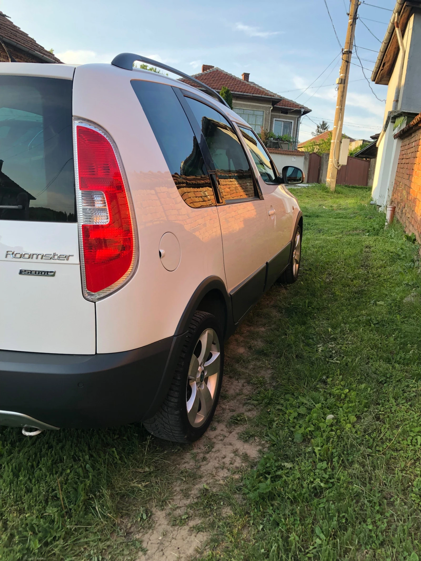 Skoda Roomster Scout 1.6TDI 105 к.с - изображение 4