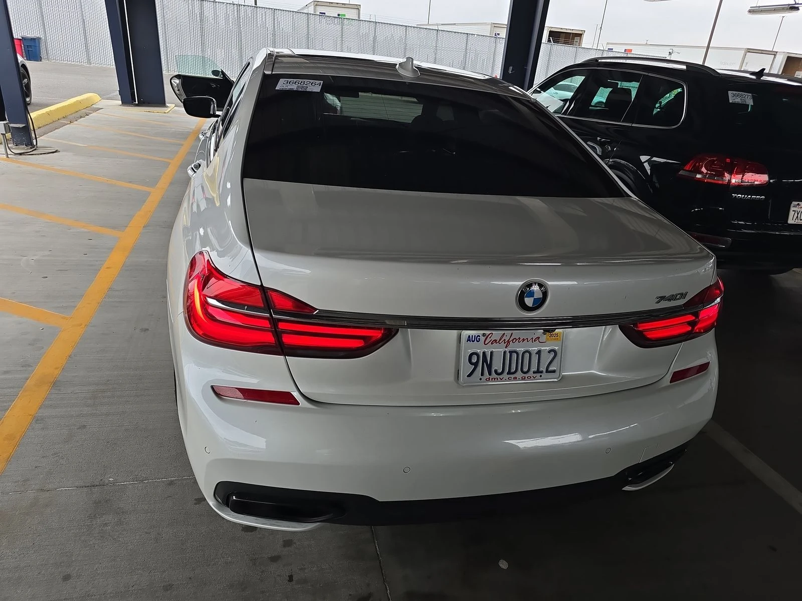 BMW 740 M PACK SHADOWLINE* HEAD UP* KEYLESS* КАМЕРА* АВТО  - изображение 5