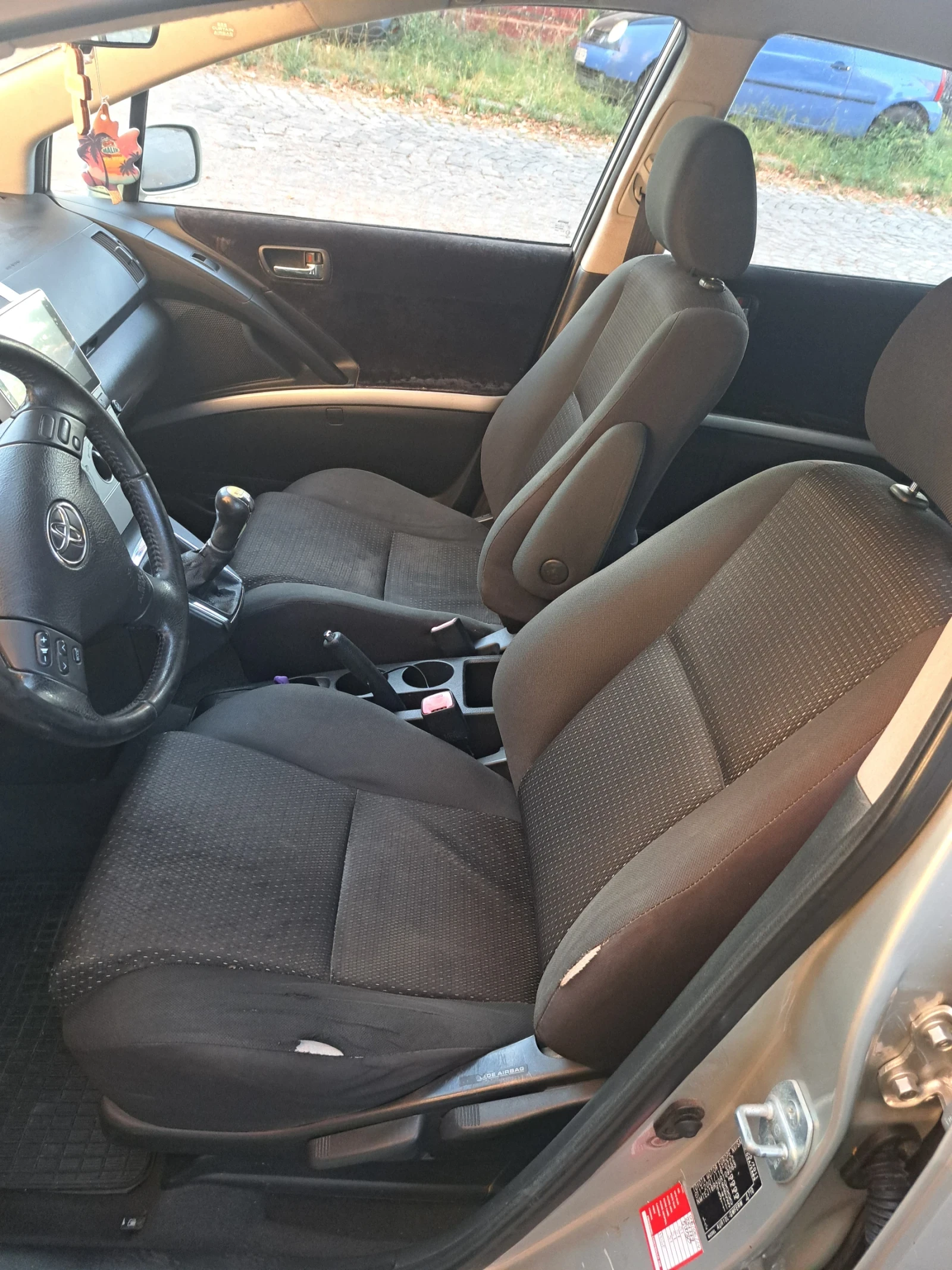 Toyota Corolla verso 2.2 d4d - изображение 6