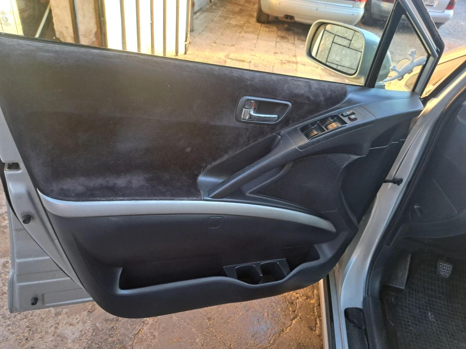 Toyota Corolla verso 2.2 d4d - изображение 10