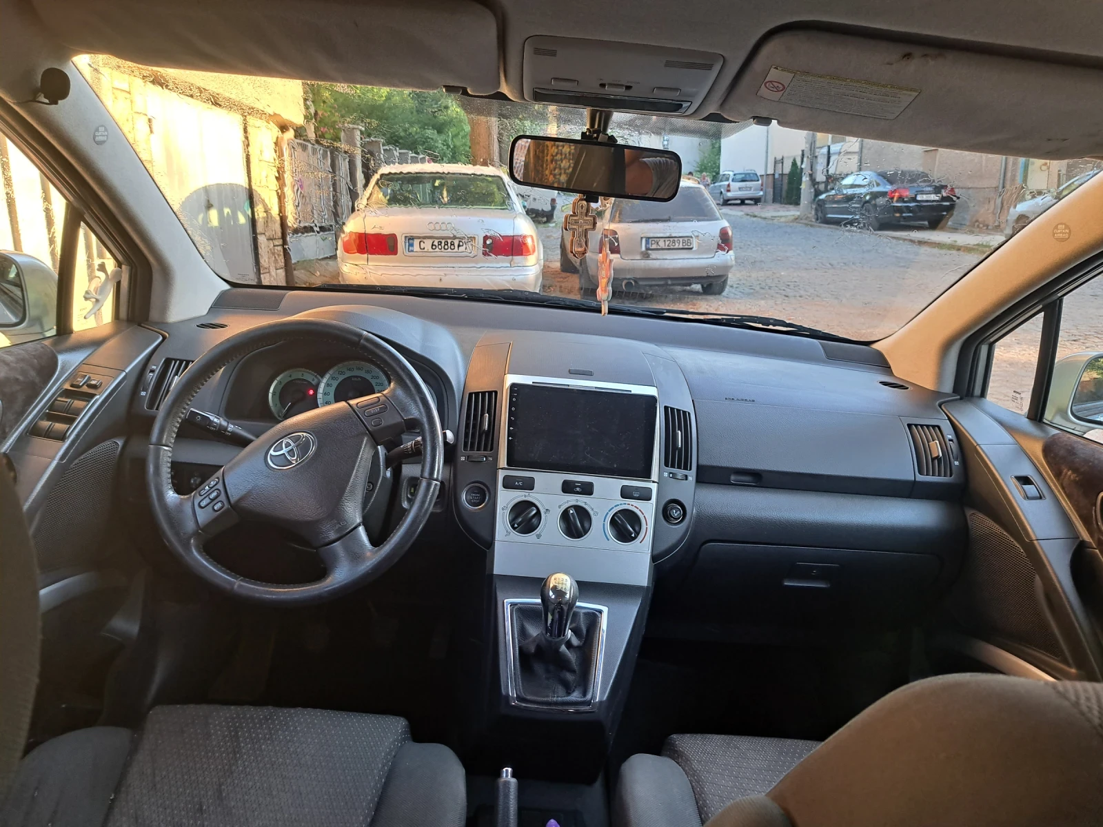 Toyota Corolla verso 2.2 d4d - изображение 5