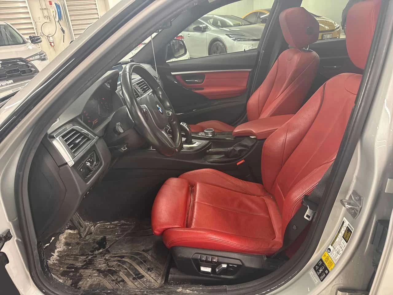 BMW 330 * xDrive * SAT * ПРЕДСТАВИТЕЛСТВО * ПОДГРЕВИ, снимка 7 - Автомобили и джипове - 53953316