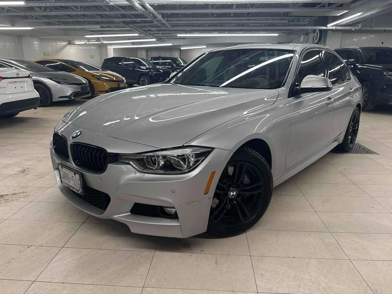 BMW 330 * xDrive * SAT * ПРЕДСТАВИТЕЛСТВО * ПОДГРЕВИ