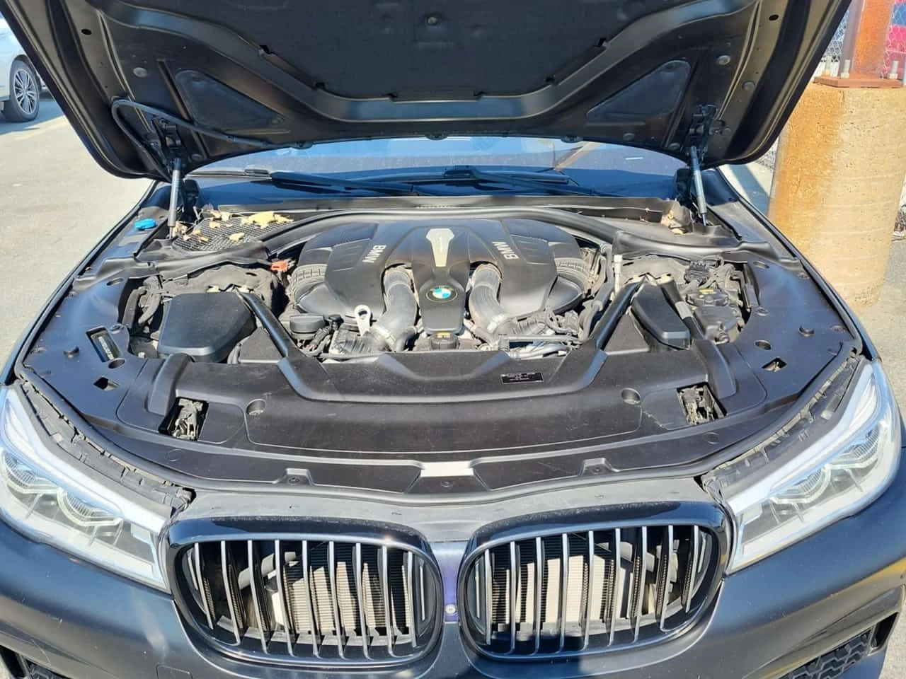 BMW 750 * 750I XDRIVE * 360 КАМЕРА * 2 КЛЮЧА * ОБДУХВАНЕ *, снимка 17 - Автомобили и джипове - 54171170