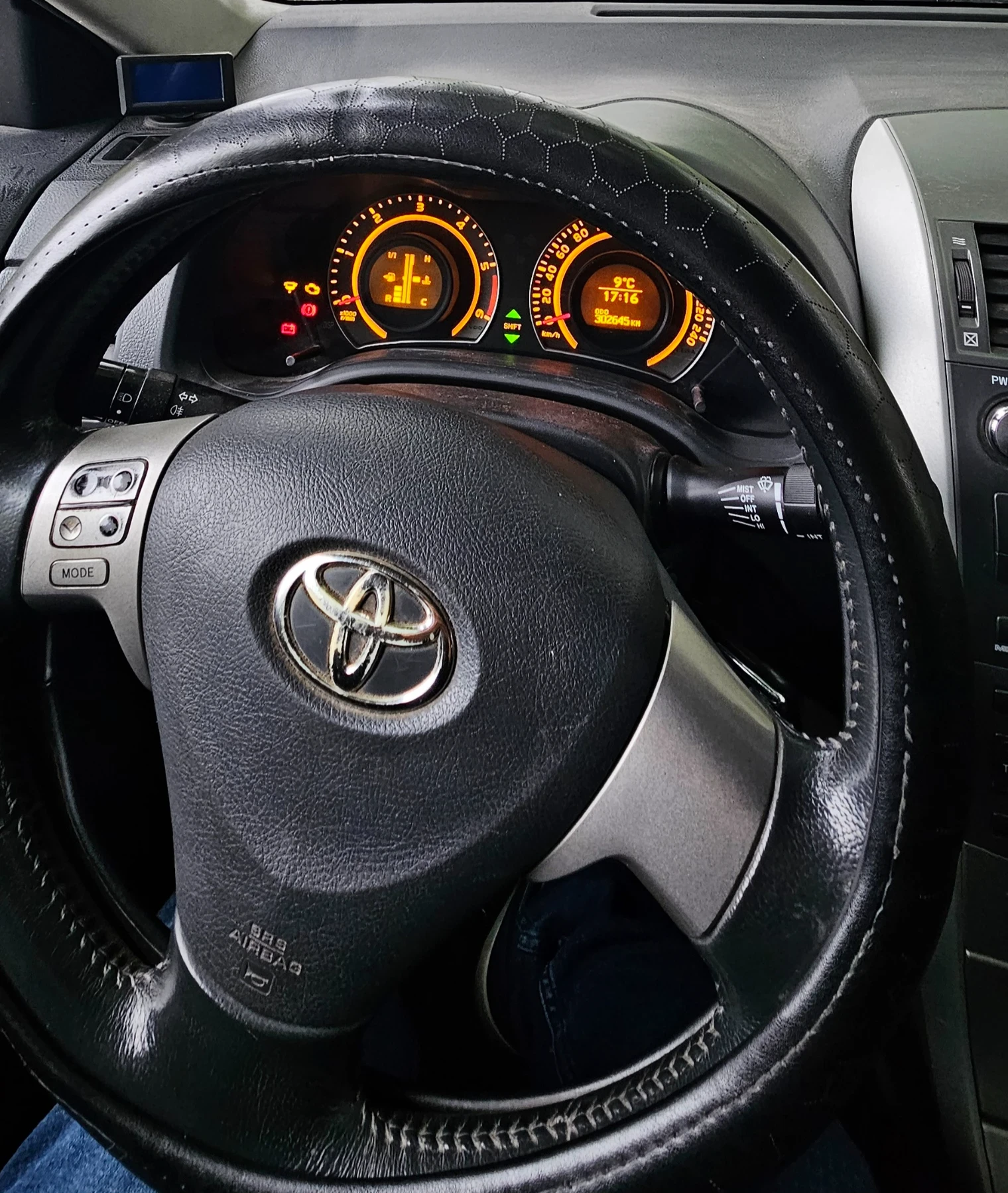 Toyota Corolla 1.4 D4D, снимка 6 - Автомобили и джипове - 54369677