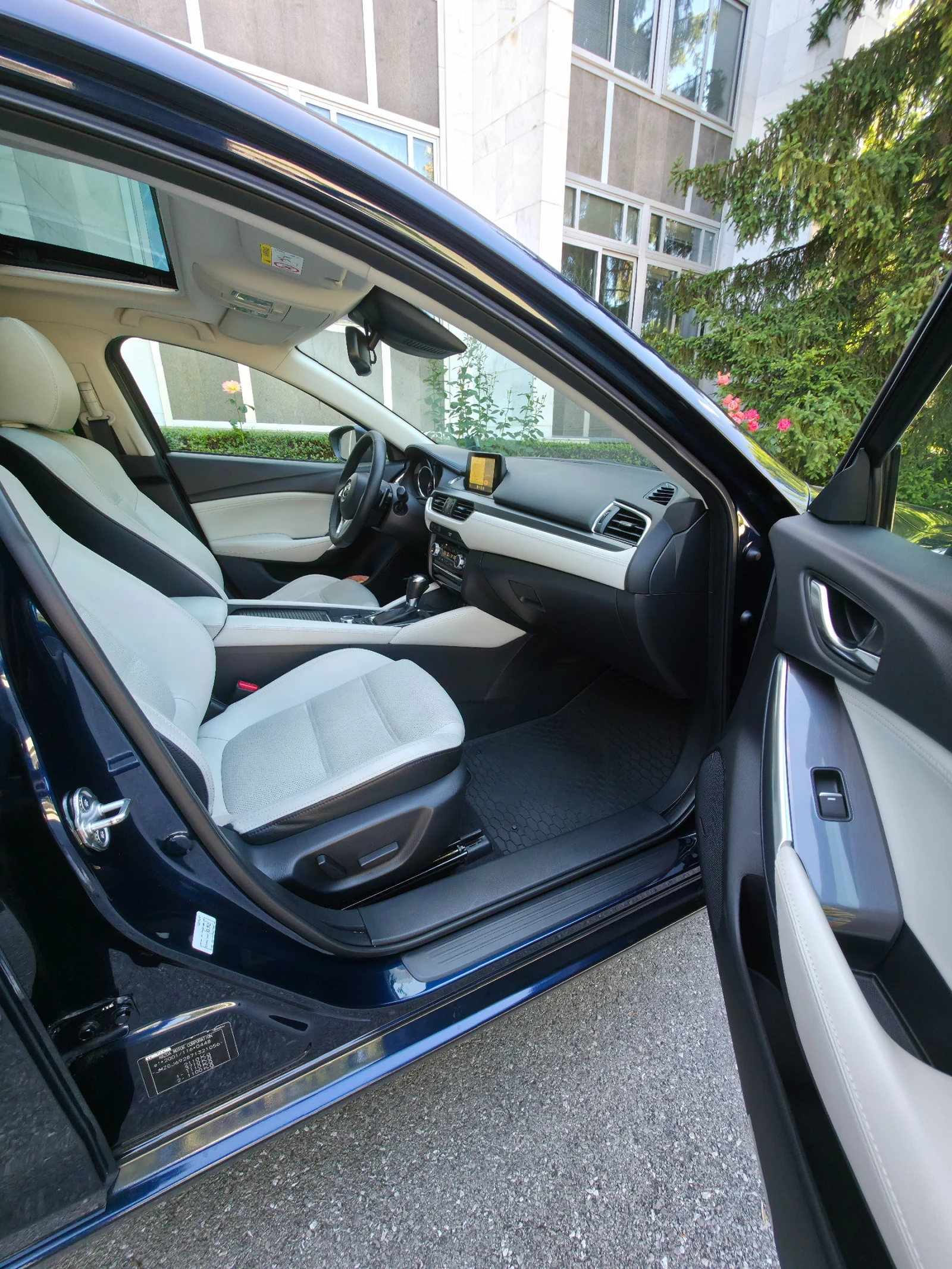 Mazda 6 SkyAktiv-D GJ Facelift 130000 km LED фарове, снимка 9 - Автомобили и джипове - 54911541