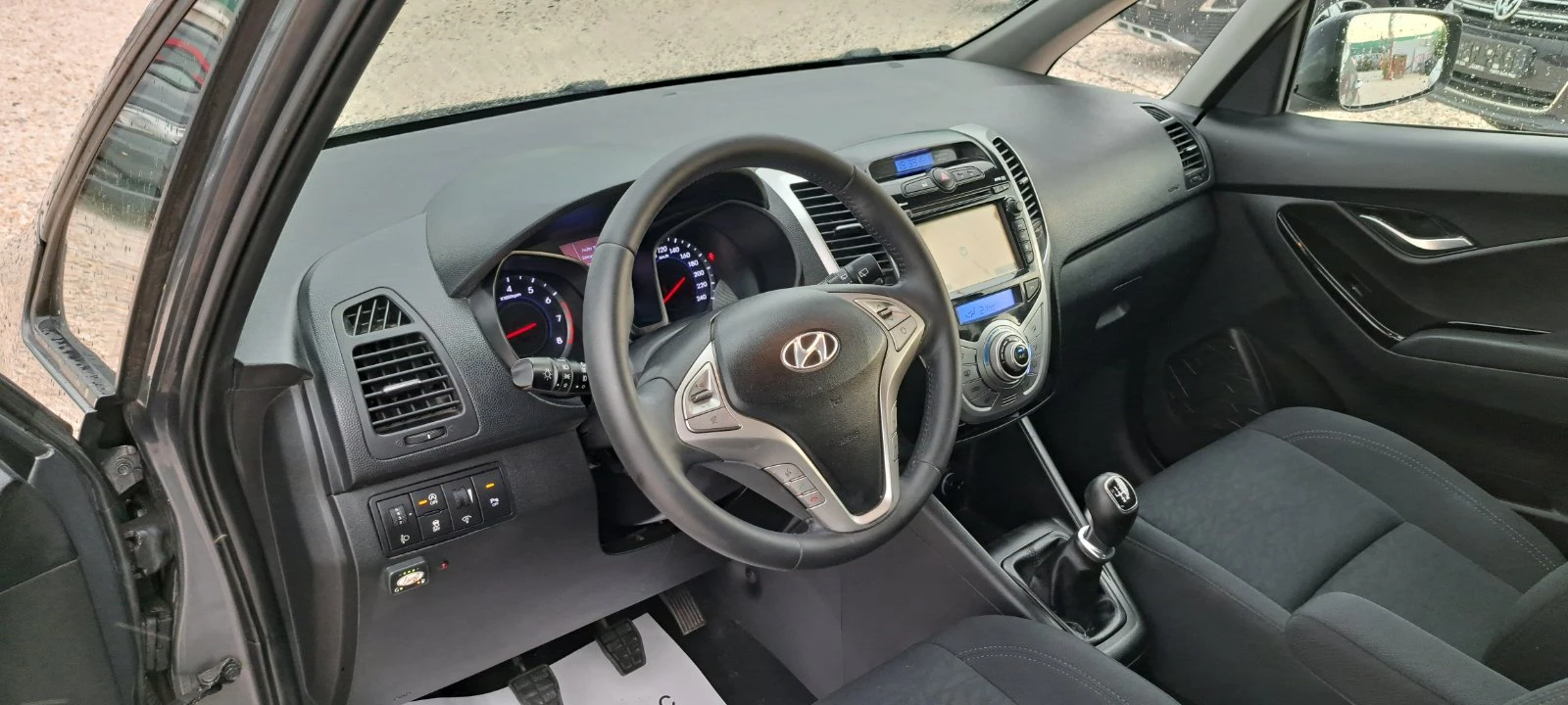 Hyundai Ix20 1.4i 90kc Бензин/Газ Navi, Камера, Подгрев, снимка 10 - Автомобили и джипове - 54947929