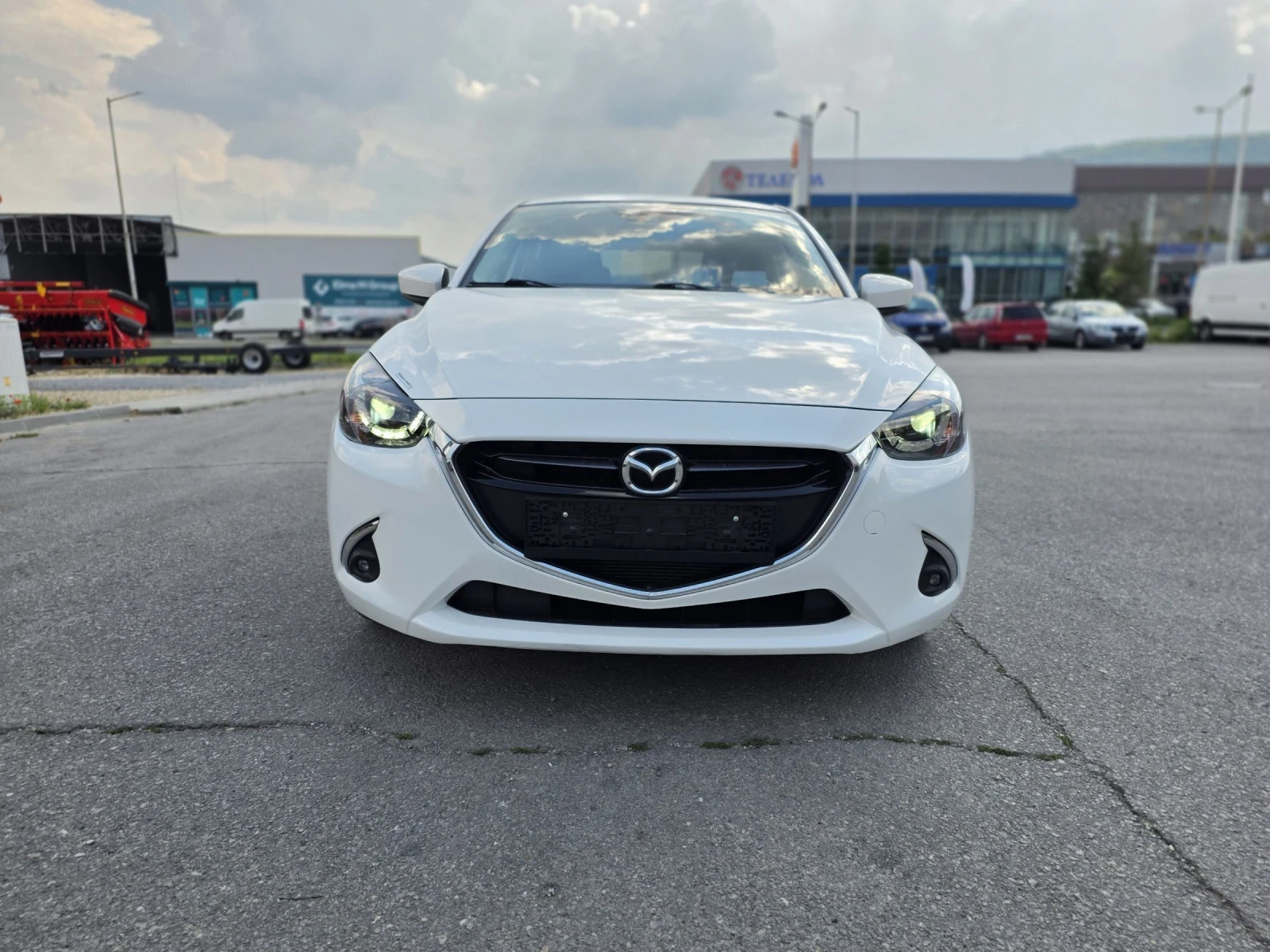 Mazda 2 1.5 skyactive automat, снимка 2 - Автомобили и джипове - 55148782