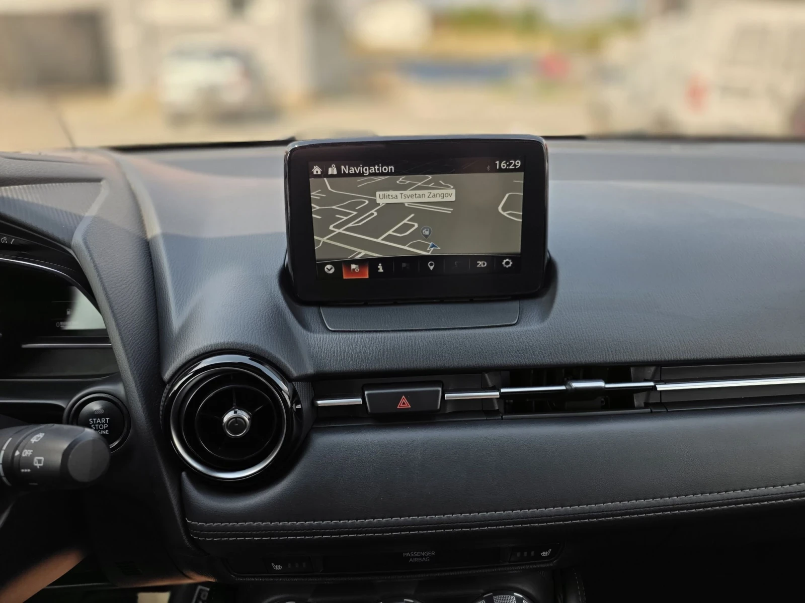 Mazda 2 1.5 skyactive automat, снимка 17 - Автомобили и джипове - 55148782