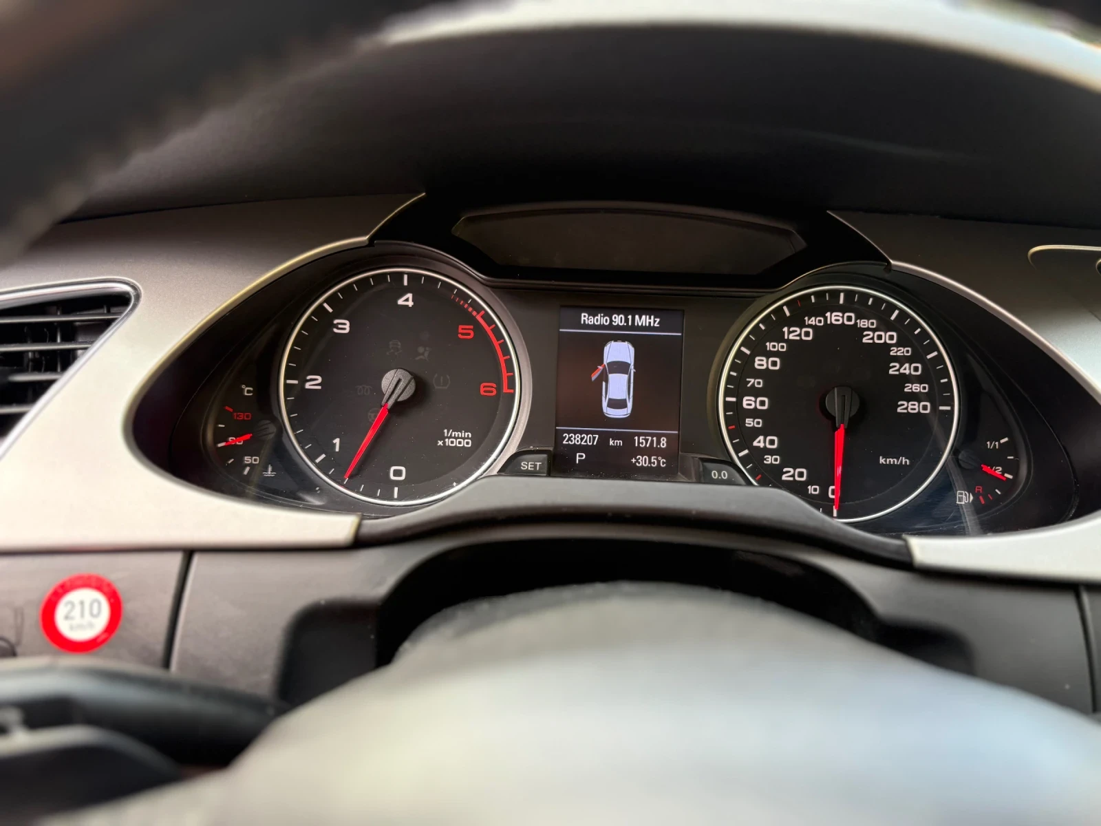 Audi A4 TDi, снимка 8 - Автомобили и джипове - 55224849