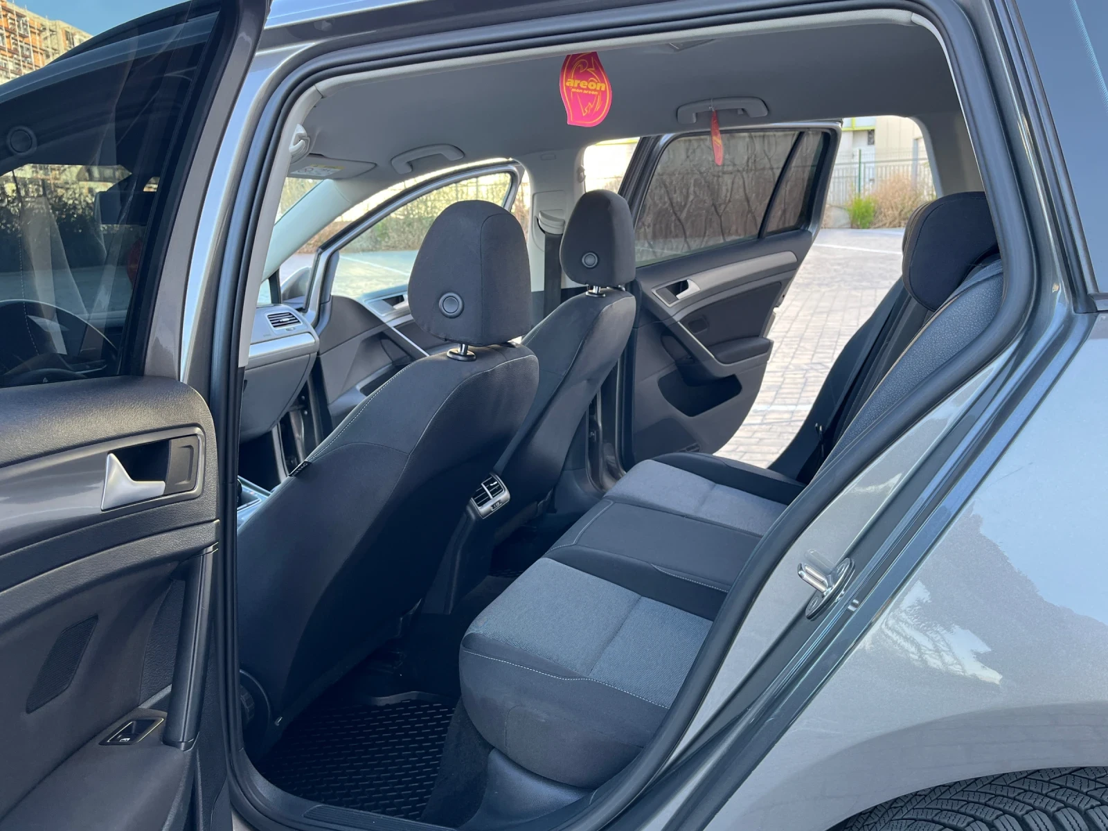 VW Golf Variant 1.6TDI/110/2016Г, снимка 13 - Автомобили и джипове - 55504132