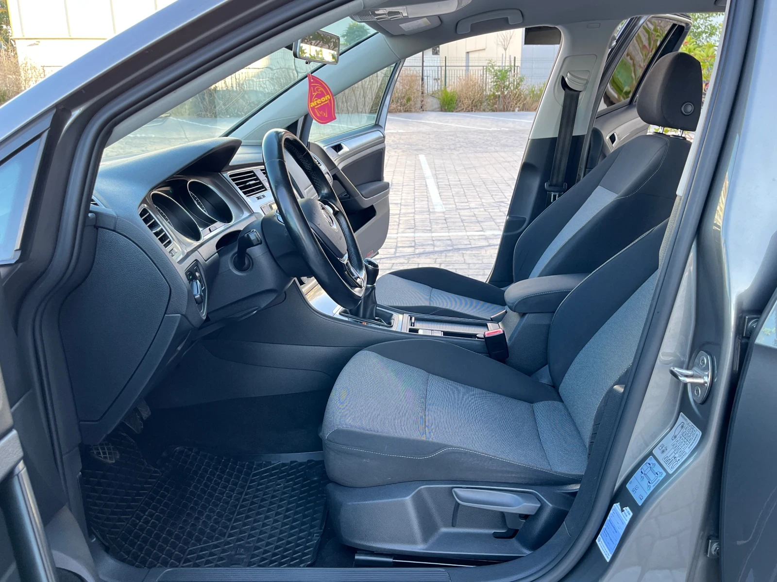 VW Golf Variant 1.6TDI/110/2016Г, снимка 12 - Автомобили и джипове - 55504132
