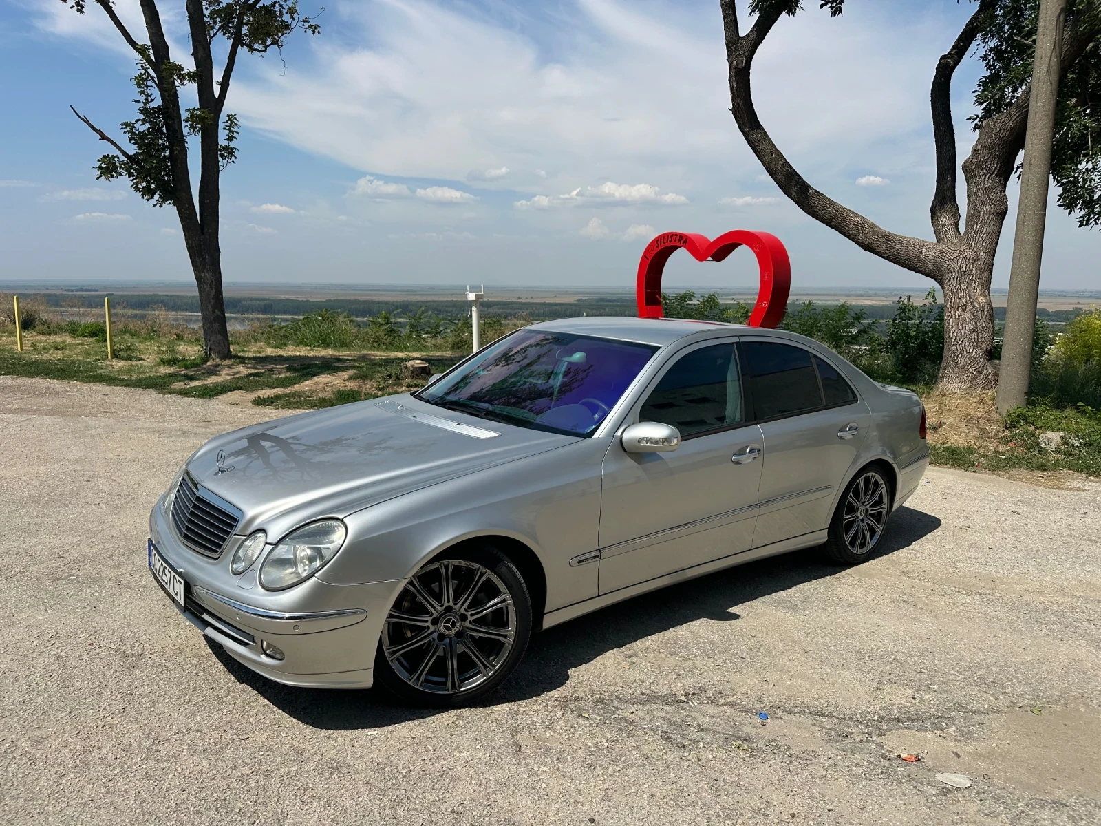Mercedes-Benz E 270 2.7 cdi, снимка 2 - Автомобили и джипове - 55568091