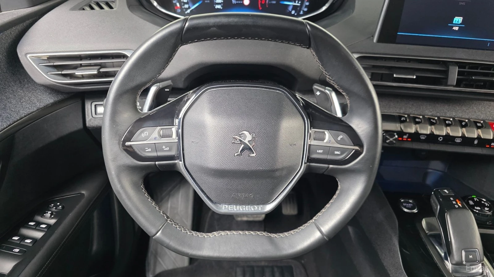 Peugeot 3008 GT LINE* ПАМЕТ* КАМЕРА* ПОДГРЕВ* КОЖА* ПАНОРАМА, снимка 13 - Автомобили и джипове - 55604327